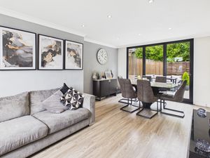 Dining Room - click for photo gallery